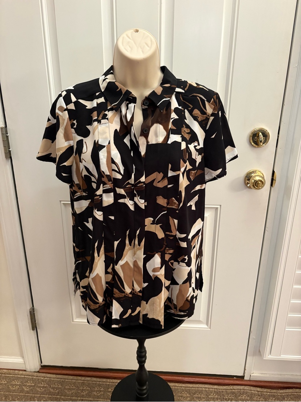 Dana Buchman Black, Brown & White Abstract Short-Sleeve Button Shirt